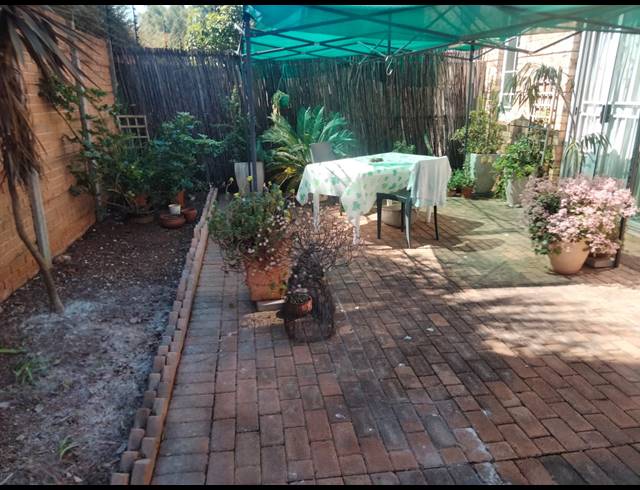 2 BEDROOM TOWNHOUSE FOR SALE IN SONNEGLANS